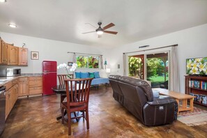 Smart TV, DVD player, video library -                                    Private Island Retreat. Tropical Sanctuary.  (Haiku)