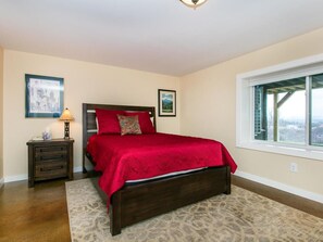 2 bedrooms, iron/ironing board, travel cot, WiFi
