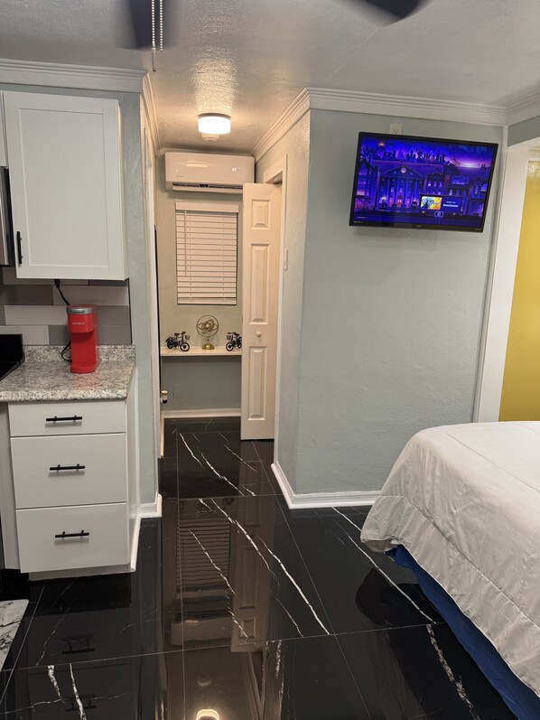 1 bedroom, iron/ironing board, WiFi, bed sheets