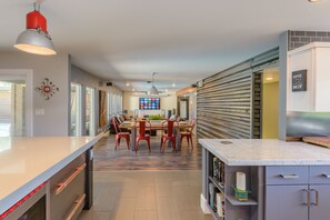 Game room - Most desirable neighborhood in Scottsdale.  2 masters, private 1 acre lot (Scottsdale)