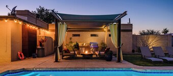 Aangepaste woning met gesplitste meesters op prive 1 hectare veel. Dicht bij attracties in de omgeving.