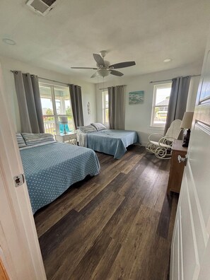 3 habitaciones, escritorio, tabla de planchar con plancha y wifi gratis 