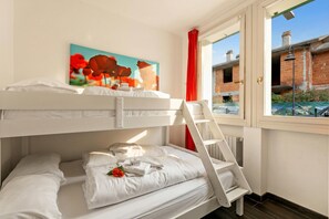 3 bedrooms, free WiFi, bed sheets - Porto Letizia Dalia 2, Porlezza, Italy (Porlezza)