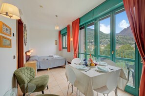 Dining - Porto Letizia T19, Porlezza, Italy (Porlezza)