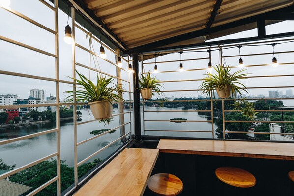 Interior - The Autumn Homestay-Green Room- cozy, central in Ha noi, 50m to the West lake (Ba Dinh)