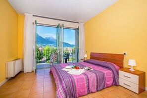 3 室のベッドルーム、アイロン / アイロン台、WiFi (無料)、ベッドシーツ