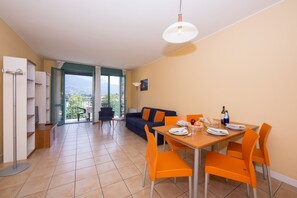 Interior - Porto Letizia T17, Porlezza, Italy (Porlezza)