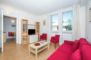 TV, DVD player - Porto Letizia Dalia 3, Porlezza, Italy (Porlezza)