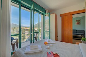 2 bedrooms, iron/ironing board, free WiFi, bed sheets - Porto Letizia S3, Porlezza, Italy (Porlezza)