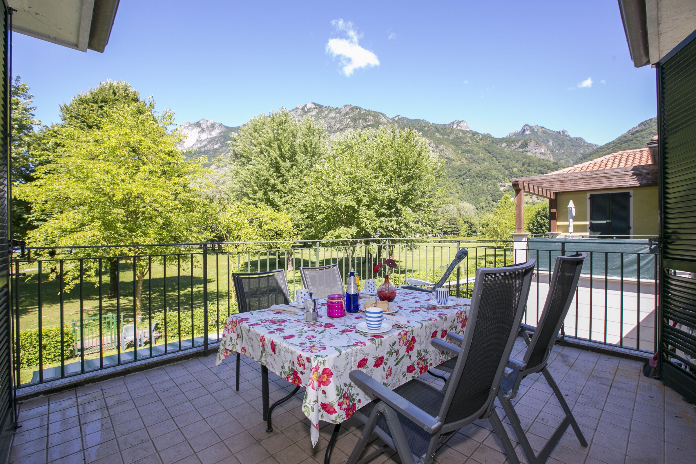 屋外ダイニングエリア