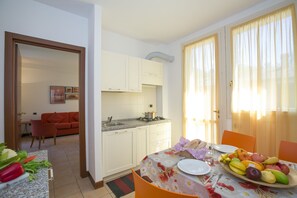 Dining - Porto Letizia Dalia 4, Porlezza, Italy (Porlezza)