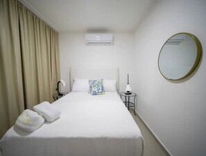 2 bedrooms, iron/ironing board, Internet, bed sheets