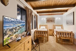 3 bedrooms, desk, iron/ironing board, WiFi