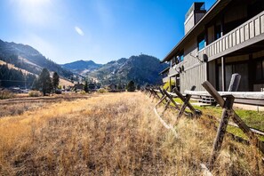 Property grounds - Serene Condo by Palisades Base and Golf Course (Olympic Valley)