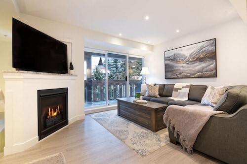 Luxury 3Br TH- Spa privatif / Piscine / Local à vélos