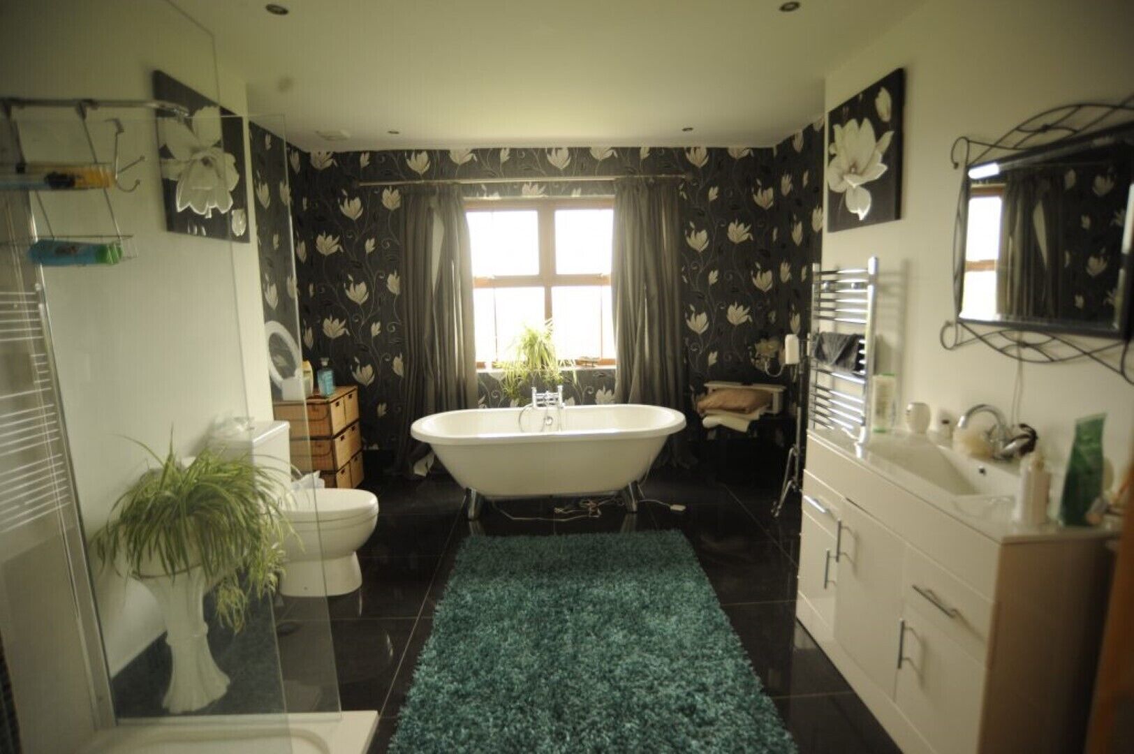 Combined shower/tub, hair dryer, bathrobes, towels