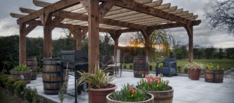 Co Armagh Luxury 4 star ,4 bedroom property sleeps 9