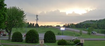 Country Villa Motel and Country Camping