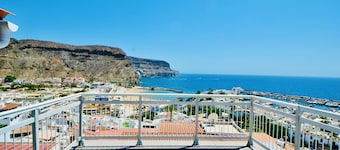 Casa Rustica avec grand salon avec vue sur la mer