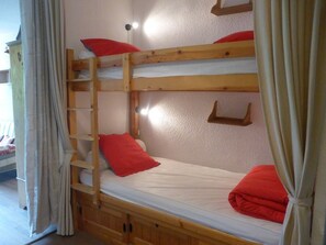 Room - Lovely Studio for 2/4 pers, 200m from slopes, south balcony, pets allowed (Arêches-Beaufort)