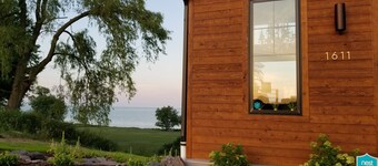 Stunning Lake Michigan Beach Home for 6: Amazing Views, near Whistling Straits