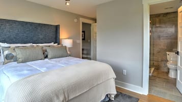 2 makuuhuonetta, silitysrauta/-lauta, ilmainen Wi-Fi, vuodevaatteet