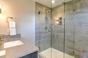 Hair dryer, towels - Charming Farmhouse Hot Tub Three Acres (Candler)