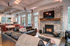 Smart-TV, Kamin, Tischfußball