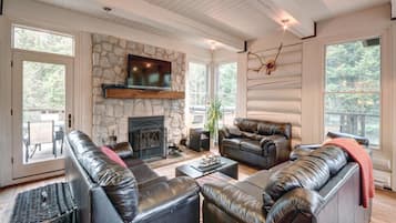 Smart TV, fireplace, table football