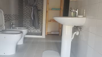 Free toiletries, hair dryer