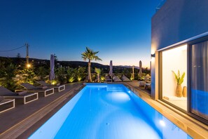 Outdoor pool, pool loungers