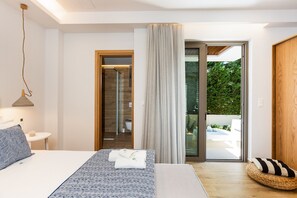 5 chambres, coffre-fort, fer et planche à repasser, lit de bébé portatif