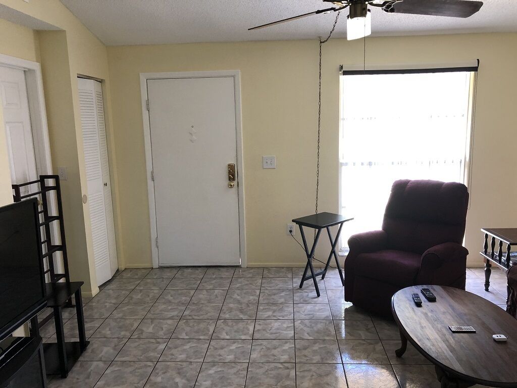 Cozy House With Fenced Yard Near The Beaches - Odessa, FL
