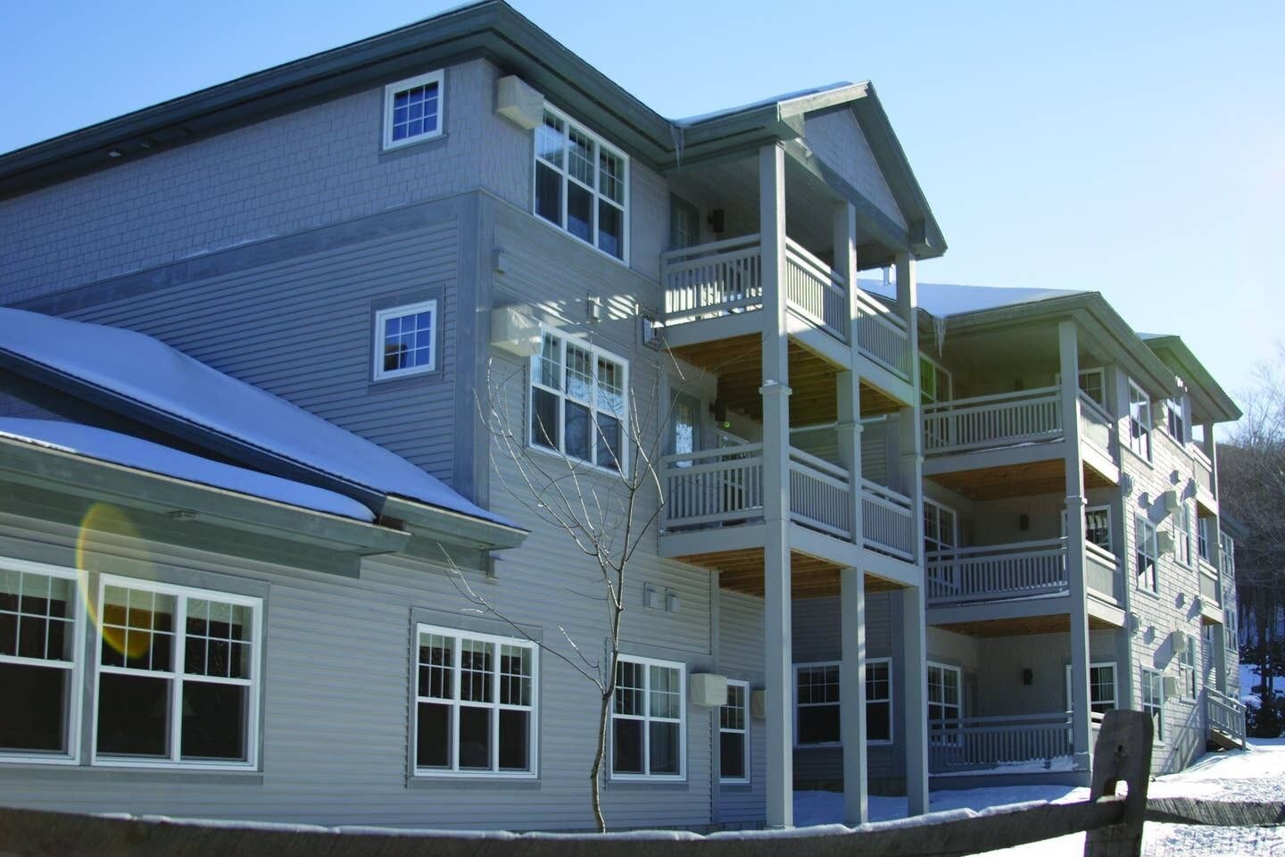 SMUGGLERS NOTCH RESORT SKI IN - SKI OUT