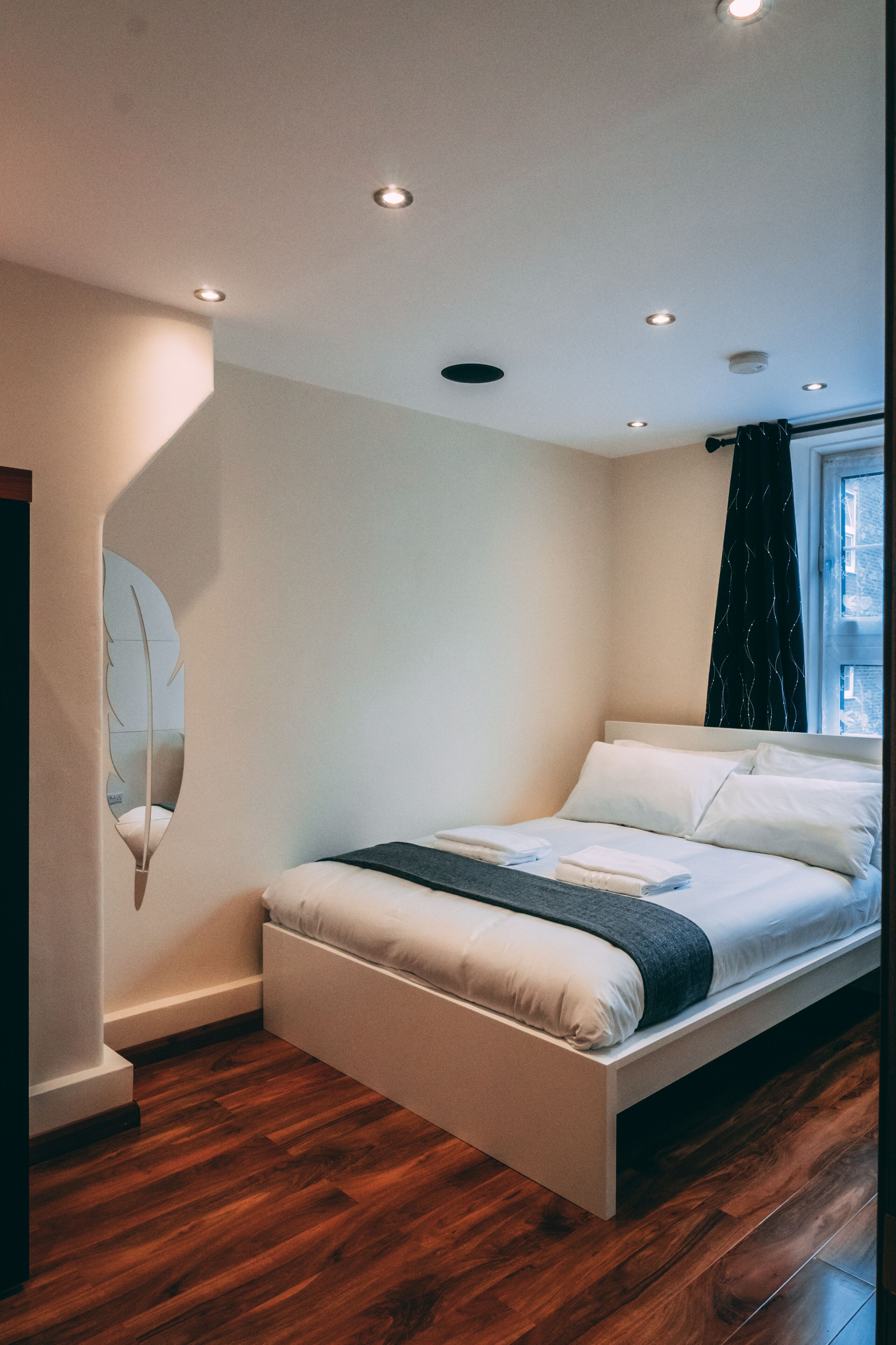 3 bedrooms, in-room safe, iron/ironing board, free WiFi