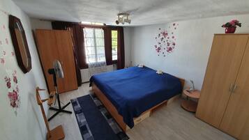 1 habitación, wifi gratis y ropa de cama