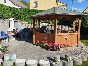 Property grounds - Cozy apartment (Fachbach)