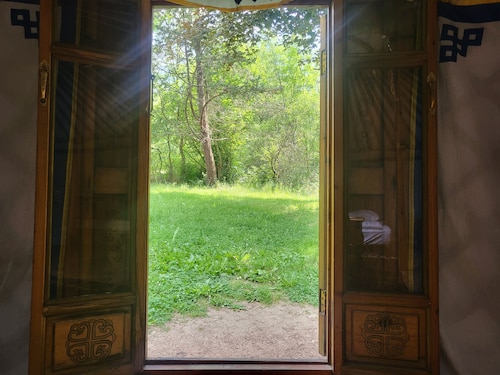 --- Mongolian yurt ---