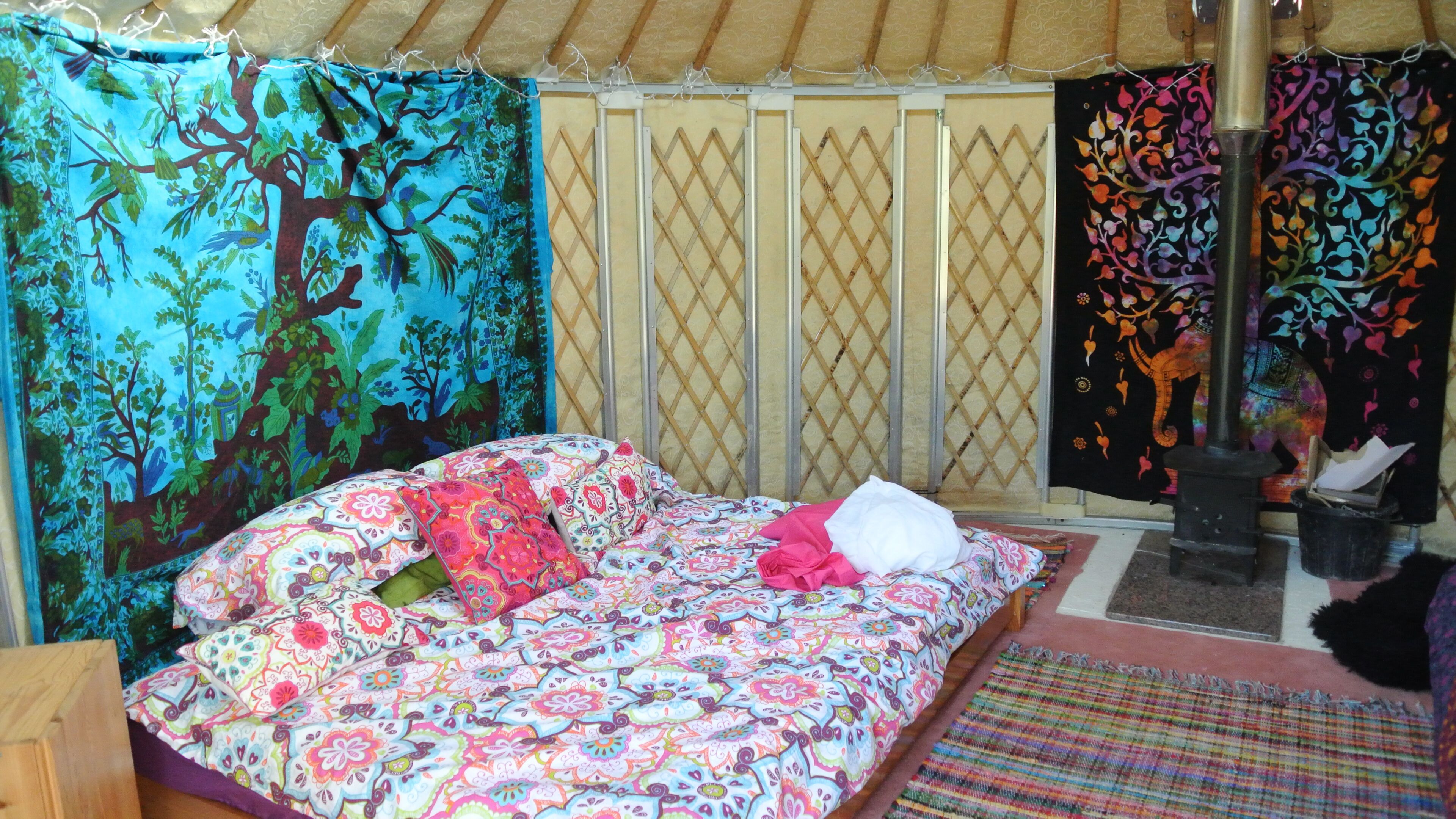 WiFi, bed sheets