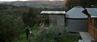 Luksuriøse yurts på off-grid eco retreat sentrum med fantastisk fjellplassering