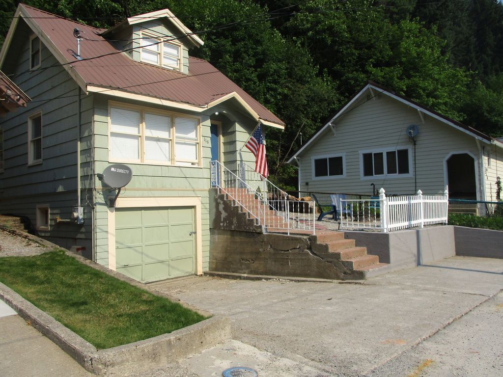 Hot Tub, Fire Pit, BBQ, Hulu & Netflix!, Just off Pulaski!