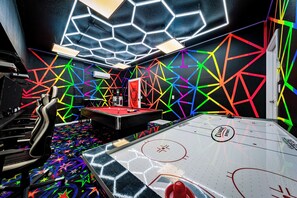 Spielezimmer