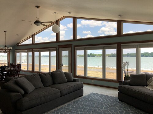 Amazing Buckeye Lake Getaway!  Premium Location!  