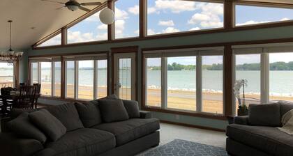 Amazing Buckeye Lake Getaway! Premium Location!