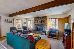 TV, fireplace, DVD player, books