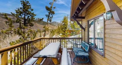 Fantastic home w/ view of Gore Range, two large decks, & walkable location