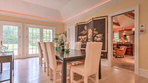 Dining - Two Master Suites, Eat-In Kitchen with Breakfast Area, Den with Fireplace,... (Southampton)