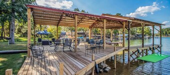 Nueva casa frente al lago! Impresionante casa de botes; genial para la diversión familiar!