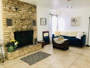 TV, fireplace