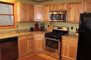 Refrigerador, microondas, horno, placa de cocina
